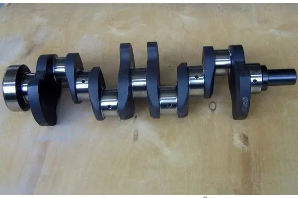 东风天龙L375发动机曲轴、cummins parts3965010