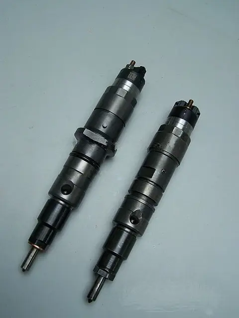 康明斯电控ISDe喷油器C4937065//汽车零配件4937065