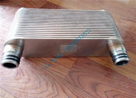 适用于康明斯发动机6LTAA8.9-G2油水冷却器